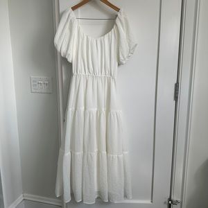 ASTR white flowy dress XS - S
